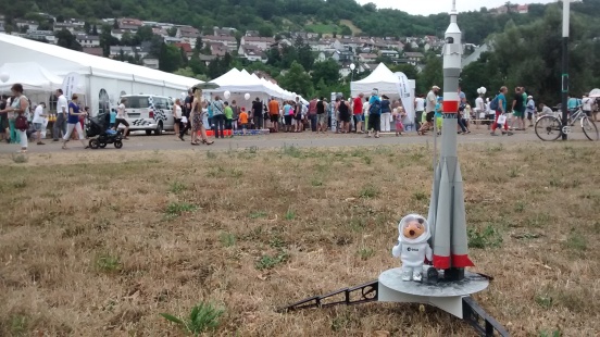 Nach dem Start von All-Bert in seiner Soyuz FG auf dem Kinderfest in Künzelsau